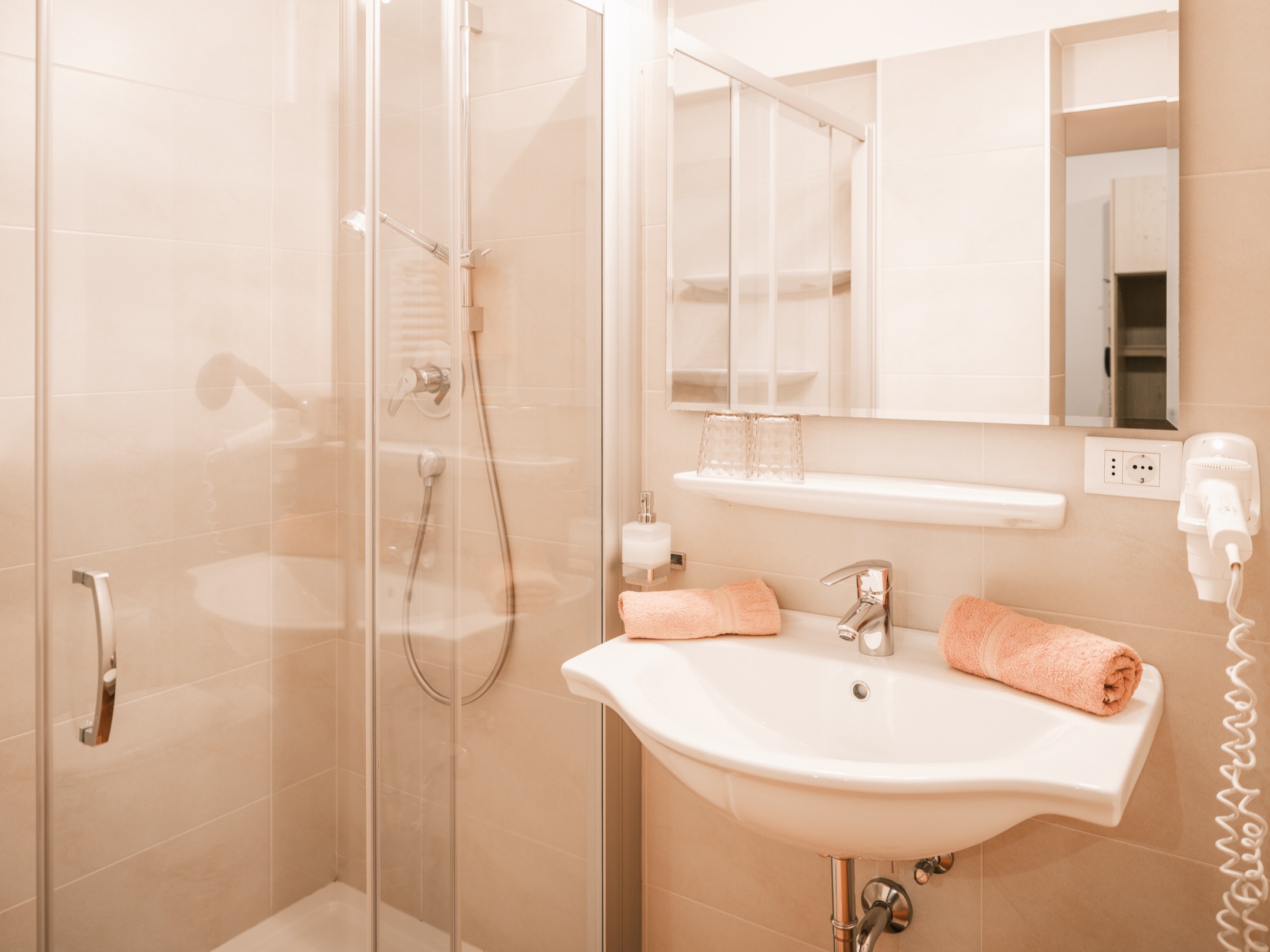 The Alpine Rose Apartment